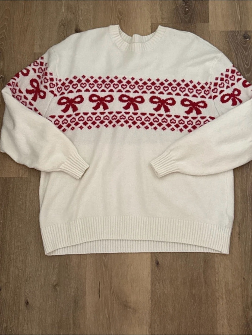 Hollister Cream Crewneck Sweater with Red Bow Fair Isle